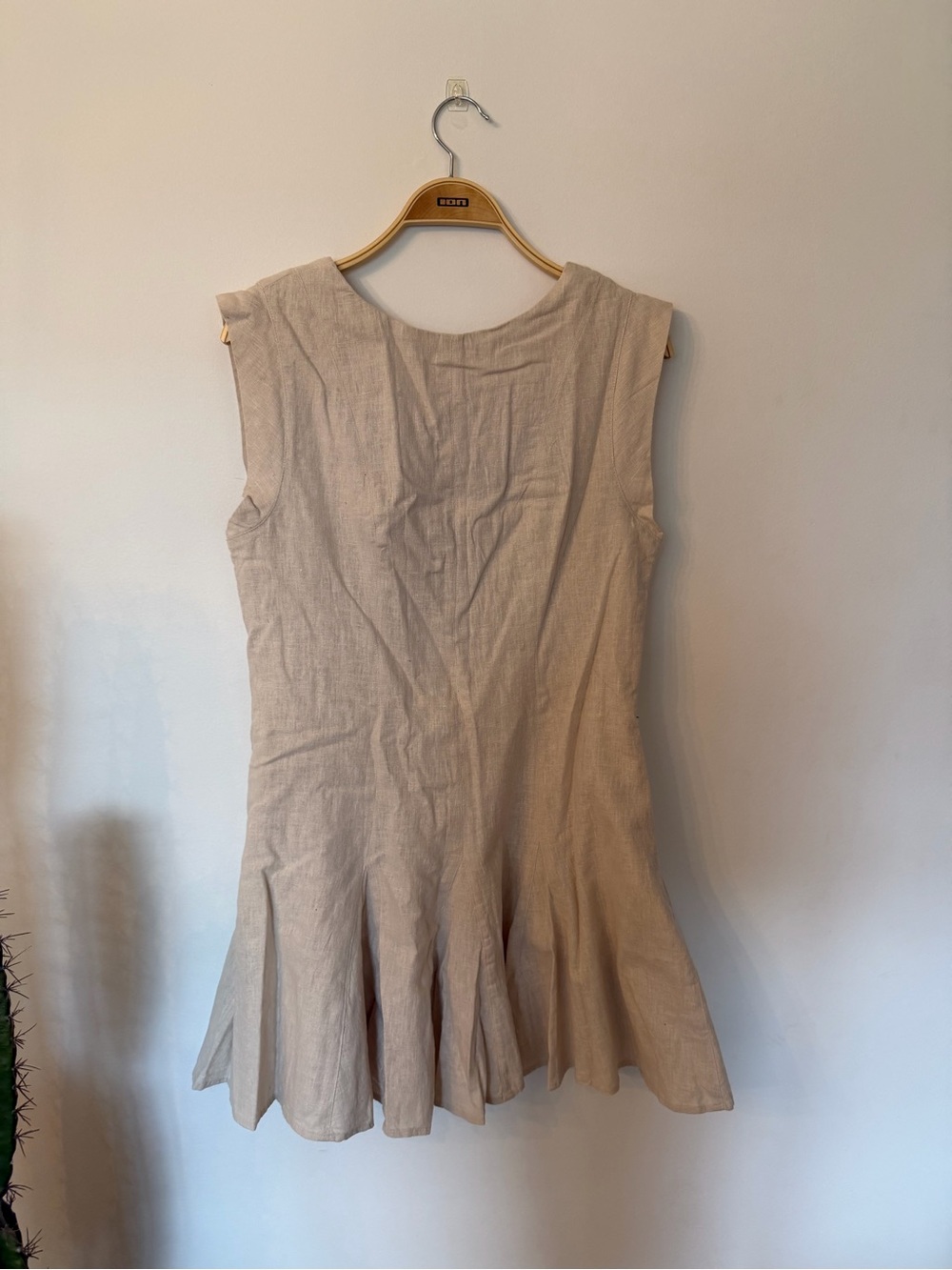 Abercrombie & Fitch Neutral Beige V-Neck Sleeveless Mini Dress - Picture 5 of 6